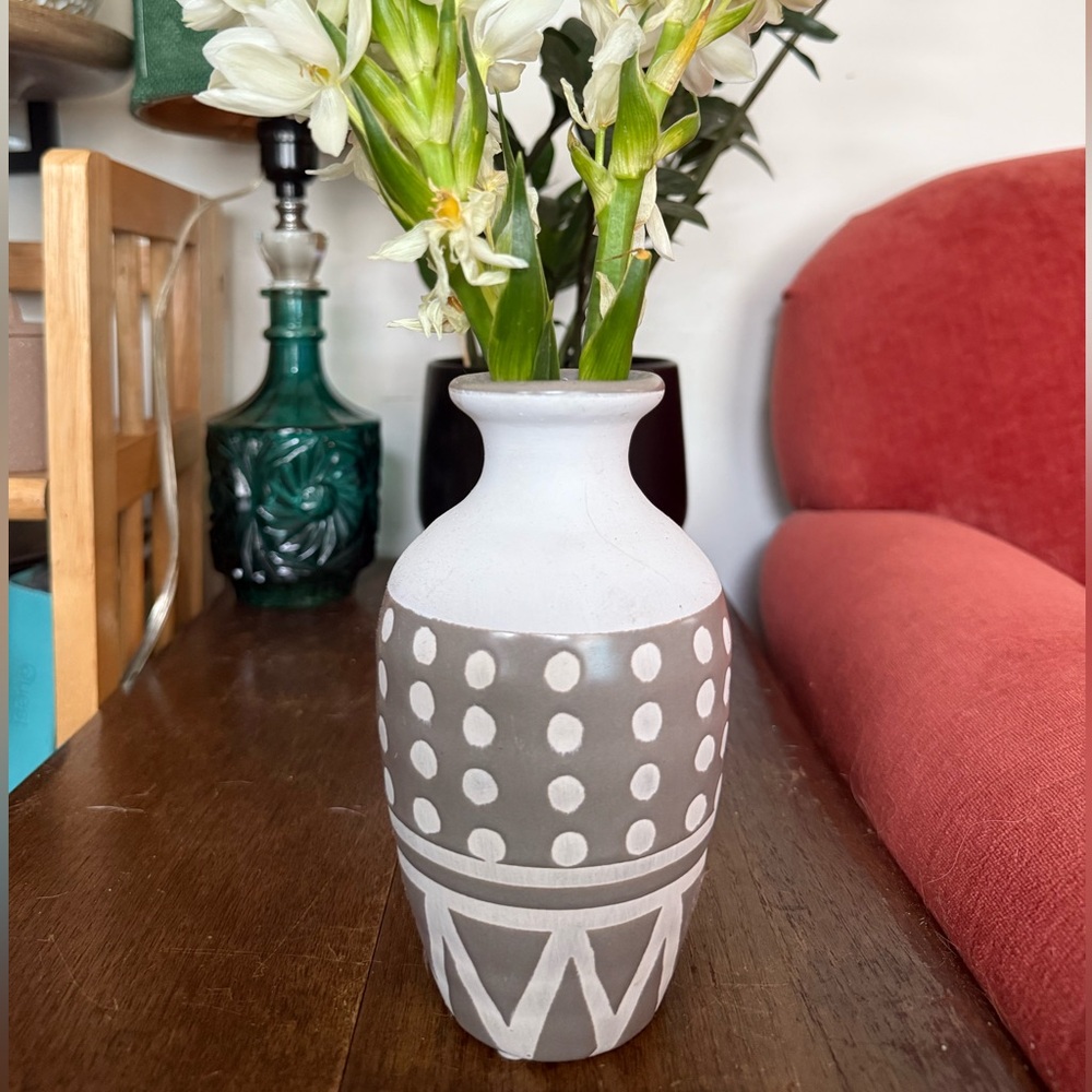 Gray and White Clay/Ceramic Vase